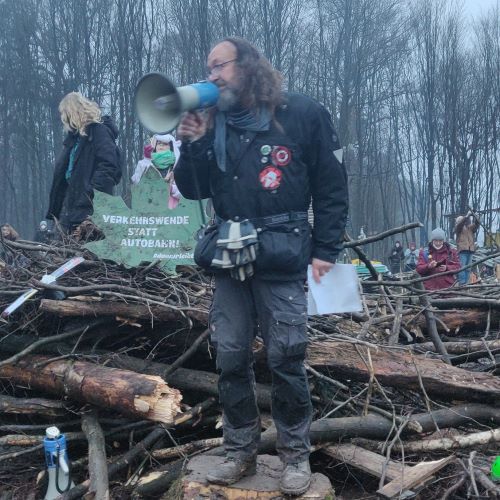 Rede Dr. Michael Koch, Tokata-LPSG RheinMain e. V. am 6.12.2020 im Dannenröder Wald auf den Barrikaden vor dem Barrio OBEN: aktualisierte Grußbotschaften aus dem indianischen Amerika/Aktualisierung 8.12.2020 12:07